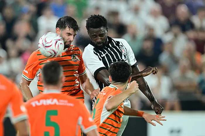 canli-super-ligde-alanyaspor-besiktas-maci-ilk-yari-oynaniyor-1787512354003.jpeg