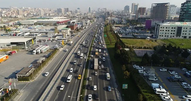 Istanbul Havalimani Na Buyuk Goc Te Trafige Takilan Tirlar Havadan Goruntuledi Sayfa 3 Ekon