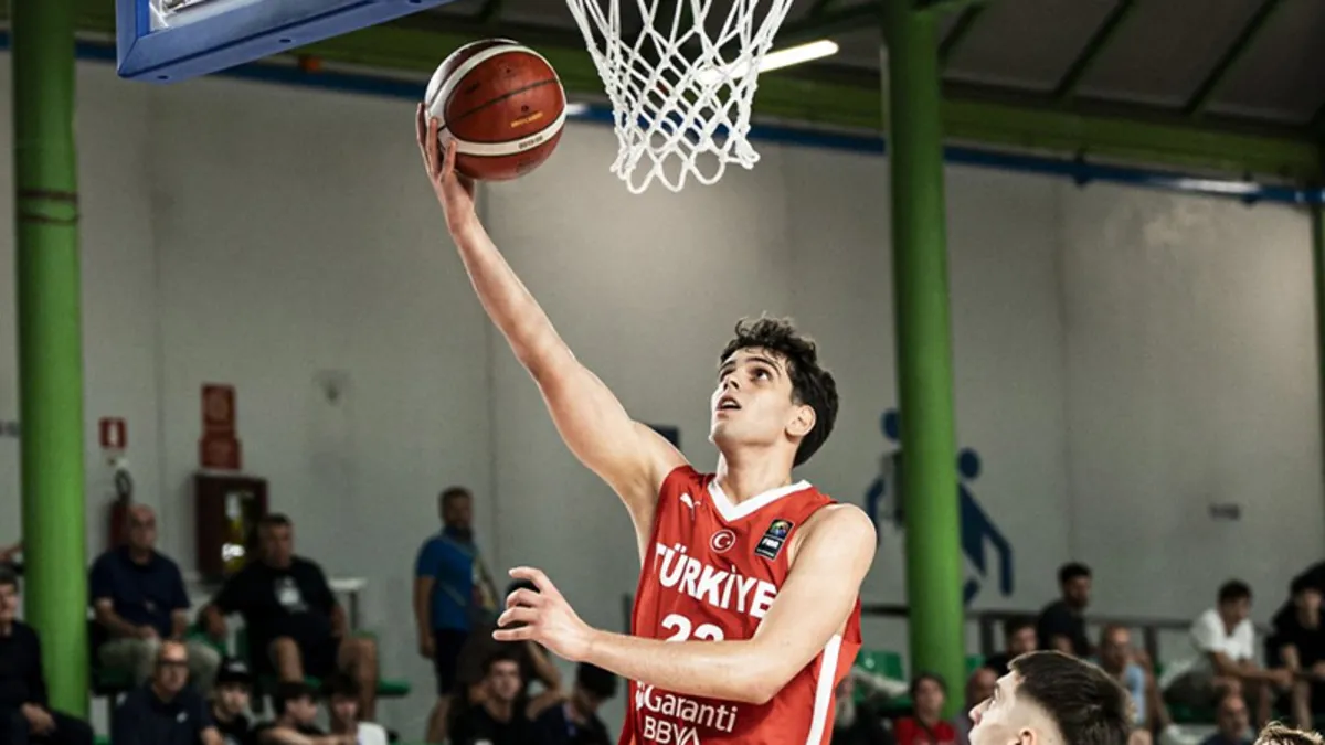 U18 Milli Basketbol Takımı'nın Sırbistan'a karşı kazandığı maçtan bir görüntü