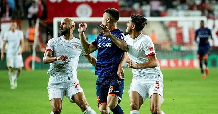 Antalyaspor sahasında Başakşehir’i mağlup etti