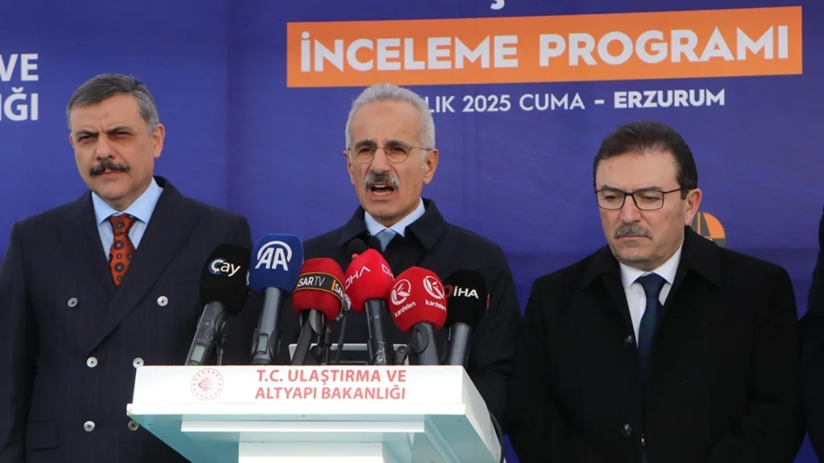 Bakan Uraloğlu açıkladı: Kırık Tüneli dağlara mühendislik imzası atıyor
