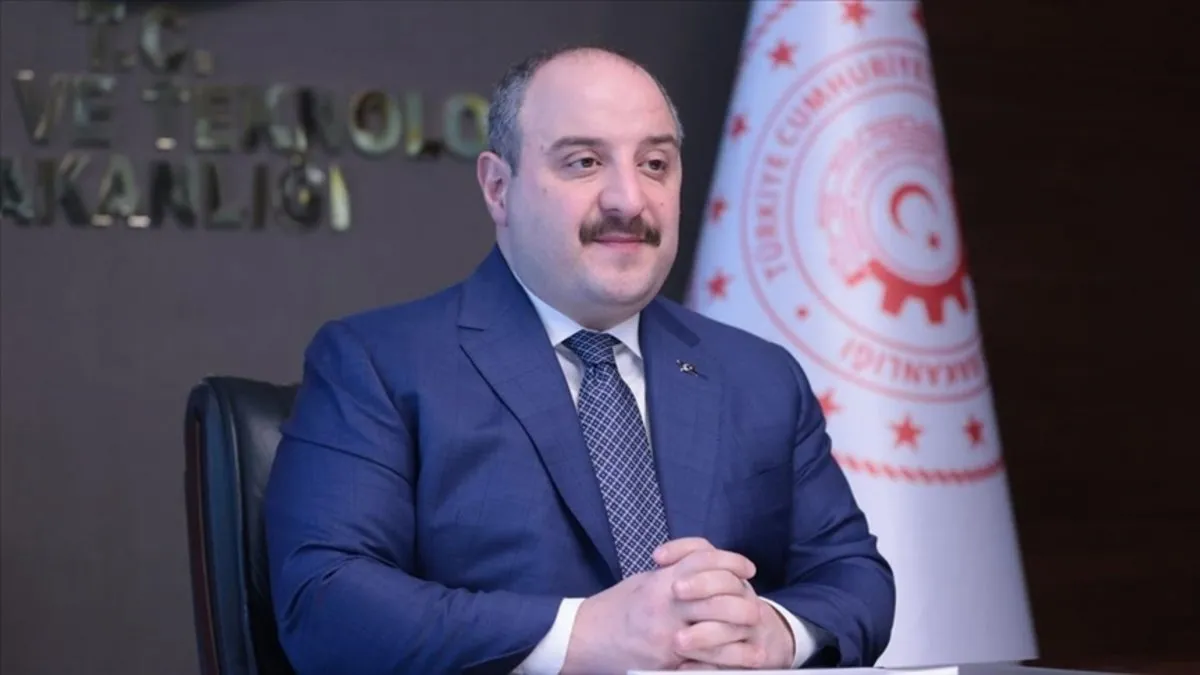Mustafa Varank’tan CHP’li başkana çok sert eleştiri: Makamınıza oturttuğunuz köpeğe sorsanız...