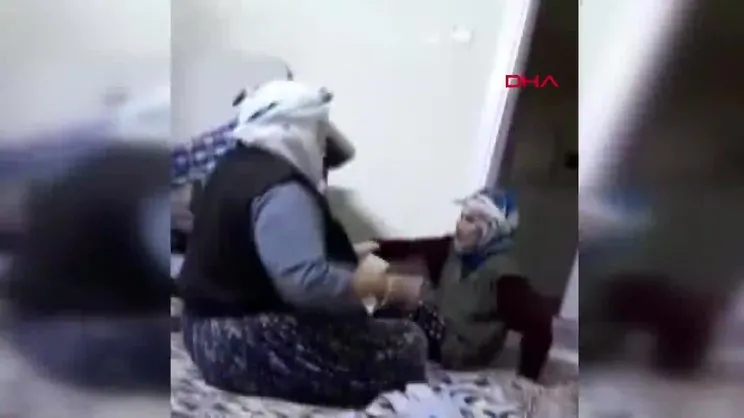 SON DAKİKA: Manisa'da yaşlı kadına gelininden feci dayağın görüntüleri ortaya çıktı! Mezarı açılacak