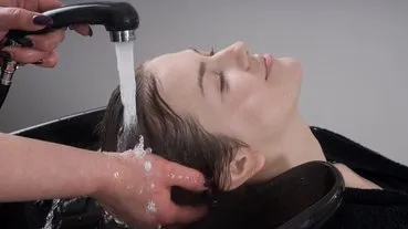 Kuaförde saç yıkatırken felç riski! Uzmanlardan kritik uyarı