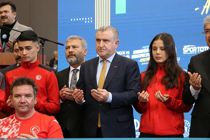genclik-ve-spor-bakani-osman-askin-bak-turkiye-spor-ulkesi-olma-yolunda-hizla-ilerliyor-1769351018893.jpeg