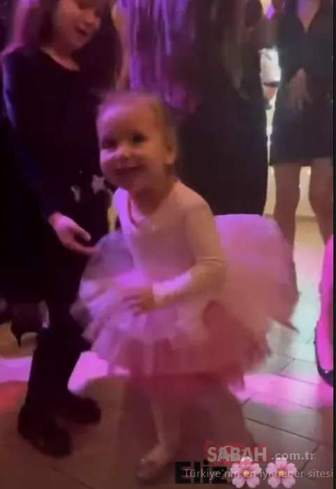 Buse Varol’un kardeşinin nişan kurdelesini Alişan kesti! İncecik kalan Buse Varol güzelliğiyle geceye damga vurdu!
