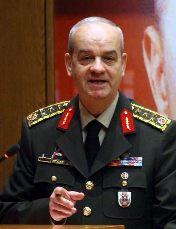 İlker Başbuğ&#39;un tutuklanması b&#246;yle yankılandı