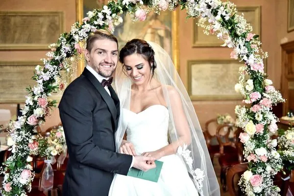 Caner Erkin'den aşk şovu