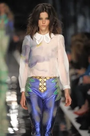 Bu yaz moda tropikal desen