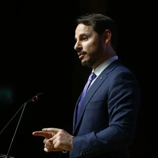 Son dakika: Bakan Albayrak'tan piyasa mesajı