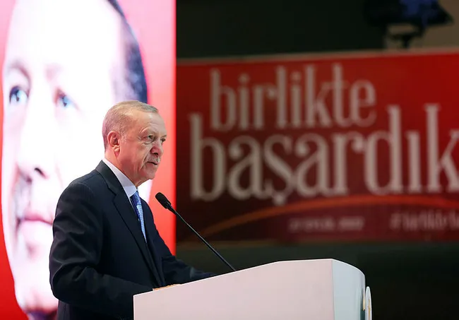 son-dakika-baskan-erdogandan-mersindeki-teror-saldirisina-tepki-malum-parti-terorist-kadinlari-istismar-ediyor-1664294690581.jpg