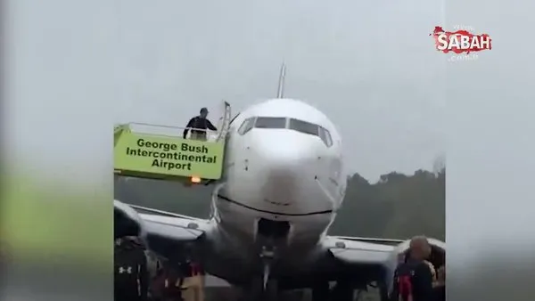 ABD'de Boeing 737 MAX uçağı inişte pistten çıktı! | Video