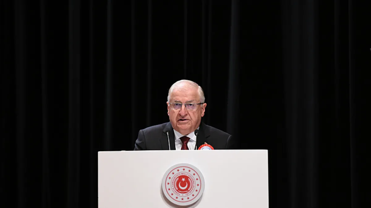 Bakan Yaşar Güler’den 15 Temmuz mesajı: Tarihimizin en anlamlı destanlarından biri Bakan Yaşar Güler’den 15 Temmuz mesajı: Tarihimizin en anlamlı destanlarından biri