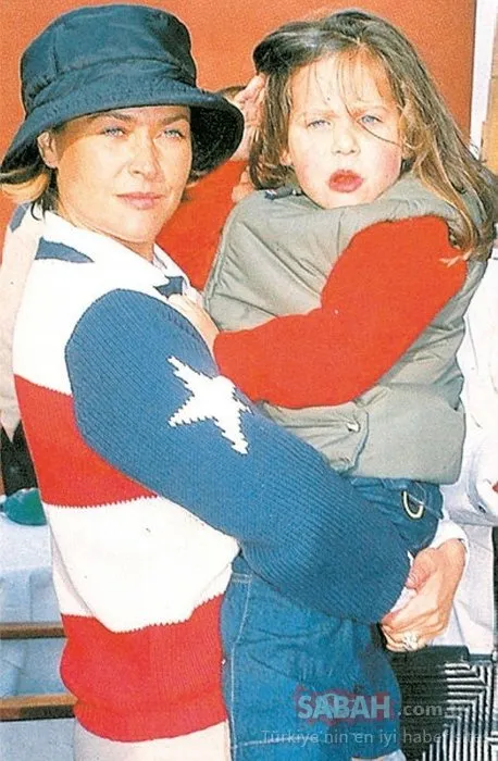 Yaprak Dökümü'nün Fikret'i Bennu Yıldırımlar'ın kızı Ada güzelliğiyle sosyal medyayı salladı! İşte Bennu Yıldırımlar'ın gözlerden uzak büyüyen kızı...