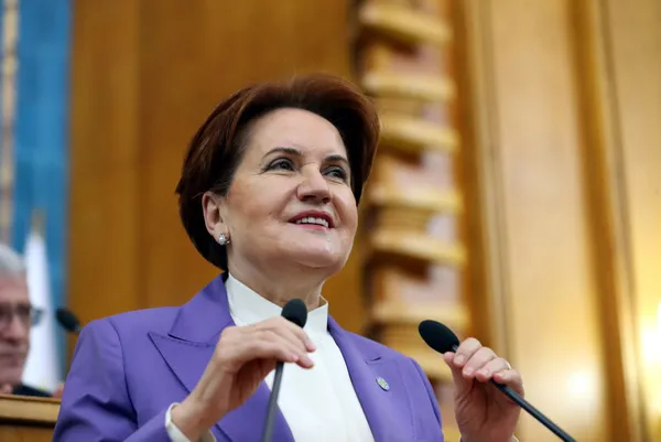 son-dakika-meral-aksenerden-2-yilda-180-derece-donus-terorle-yan-yana-konumlandiriyorum-dedigi-hdpye-kucak-act-1680408547231.jpg SON DAKİKA: Meral Akşener'den 2 yılda 180 derece dönüş!