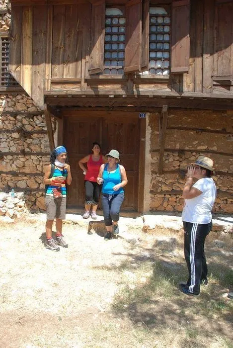 800 yıllık köy turistlerin gözdesi