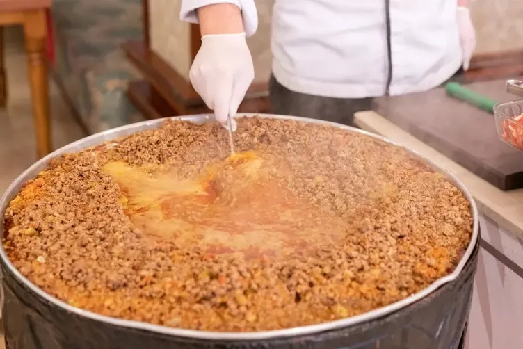 Listede yok yok: Salam, sucuk, zeytinyağı… Bakanlık gıda teröristlerini tek tek ifşa etti: At ve eşek eti bile kullanmışlar