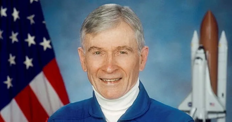 Astronot John Young hayatını kaybetti