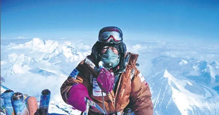 Everest’te 2. rekora kalbi izin vermedi