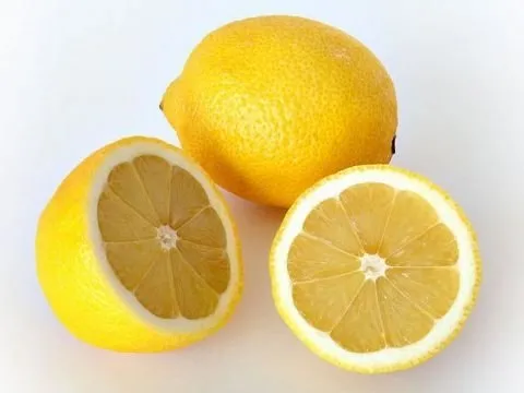 Öksürük için bal ve limon