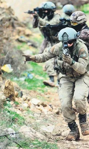 son-dakika-gozler-suriyede-turkiye-mesru-hedef-bildirdi-1653452371484.jpg