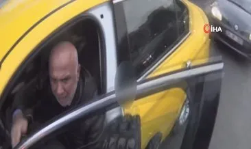 İstanbul’un göbeğinde taksici ile motosikletlinin kavgası kamerada