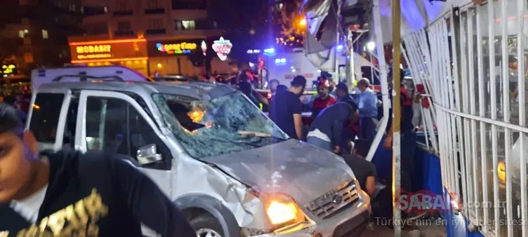 Otomobil  markete daldı: 7 kişi yaralandı