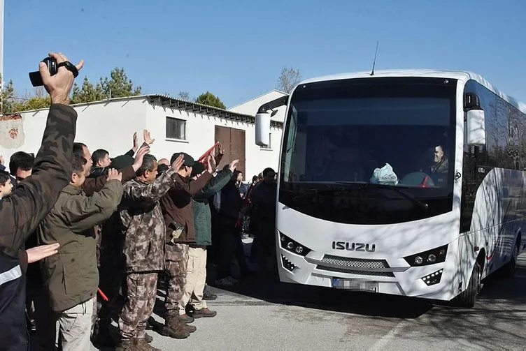 Özel Harekat polisleri, tekbirlerle Afrin’e uğurlandı