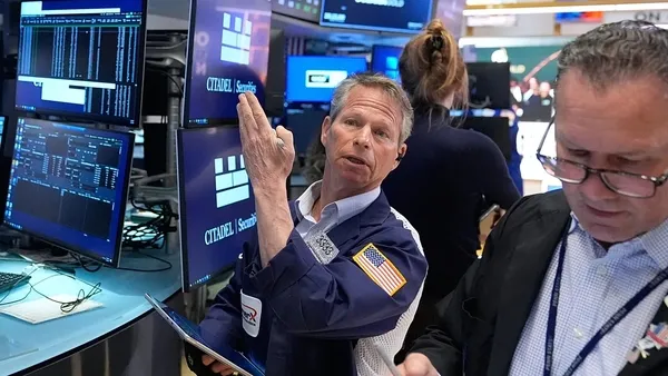 wall-streette-rekor-gunu-sp-500-ve-nasdaq-tarihi-yukselisle-kapandi-1791353485031.jpg