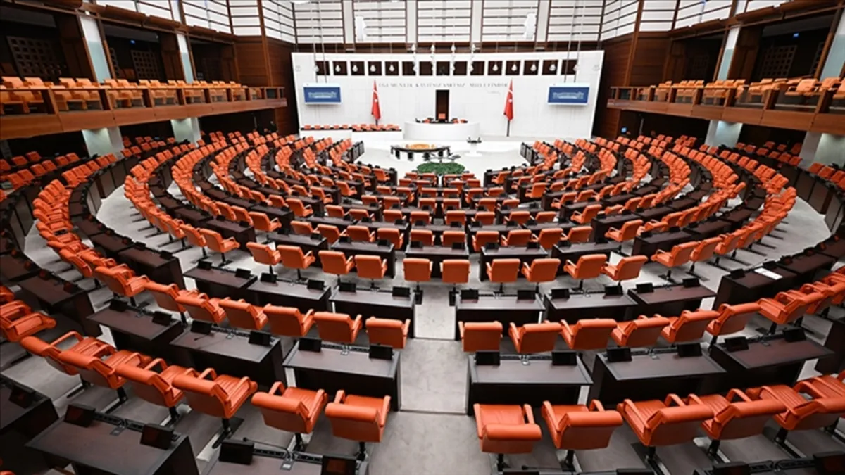 36 maddelik trafik kanunu teklifi TBMM’de kabul edildi: Araçtan inene ceza yağacak! 36 maddelik trafik kanunu teklifi TBMM’de kabul edildi: Araçtan inene ceza yağacak!