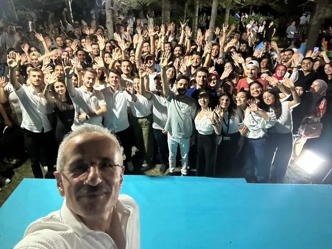 bakan-uraloglundan-genclere-onemli-mesajlar-1692176000625.jpeg