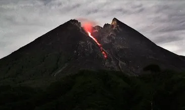 Endonezya’daki Marapi Yanardağı’nın patladı! Kül yağmuru her yeri kapladı