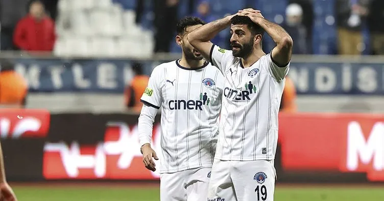 Trabzonspor, Umut Bozok’u kadrosuna katıyor! Kente geliş tarihi belli oldu...