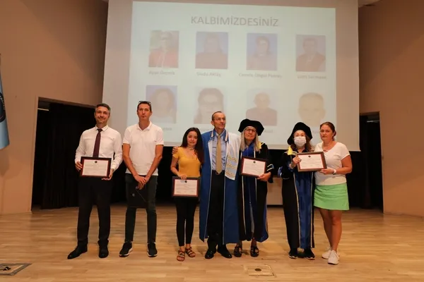 tazelenme-universitesinde-duygulandiran-ilk-mezuniyet-1663923537465.jpg