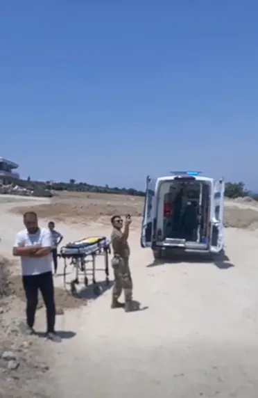 hatayda-elektrik-diregine-cikan-bir-kisi-agir-yaralandi-1783175316830.jpg