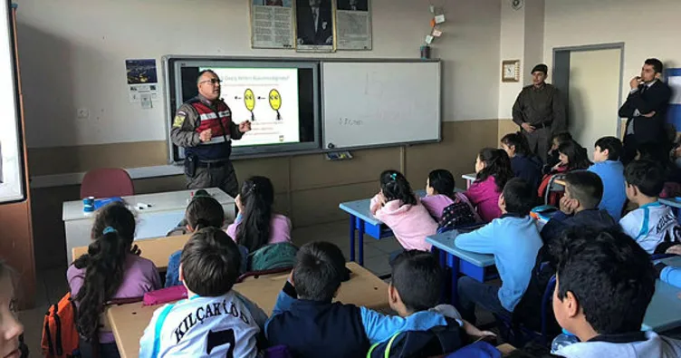 Jandarmadan öğrencilere trafik eğitimi