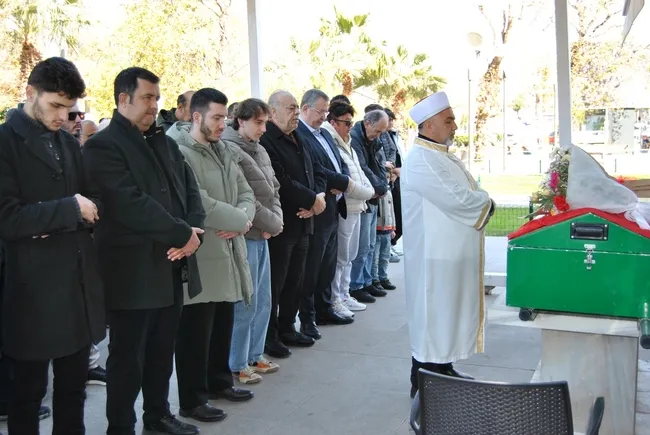 73-yasindaki-annenin-organlari-3-hastaya-umut-oldu-1739450781634.jpg