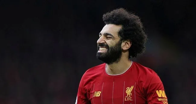 Mısırlı ünlü futbolcu Salah kardeşinin düğününde koronavirüs kaptı
