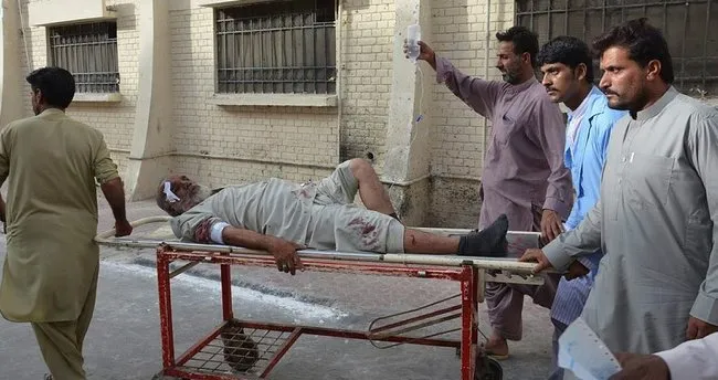 Pakistan’da intihar saldırısı: 16 kişi öldü!