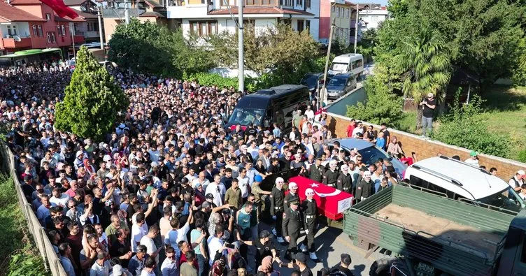 Şehidimizi on binler uğurladı: Mekanın cennet olsun şehidim