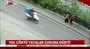 Yol çöktü kaldırımda yürüyen iki kişi çukura böyle düştü! | Video