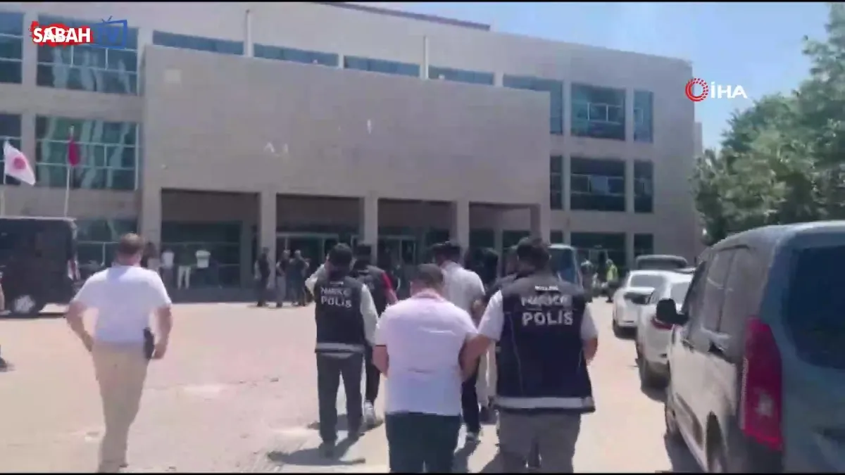 Kilis'te 275 bin adet uyuşturucu hap ele geçirildi: 3 tutuklama | Video ...