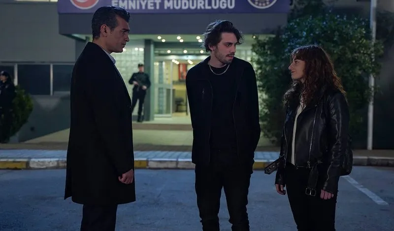 Sadakatsiz son bölüm full izle - Derin’in kaybolmasında umutları sarsan gelişme!