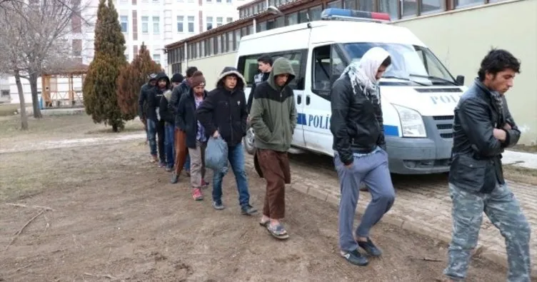 Erzincan’da 34 düzensiz göçmen yakalandı