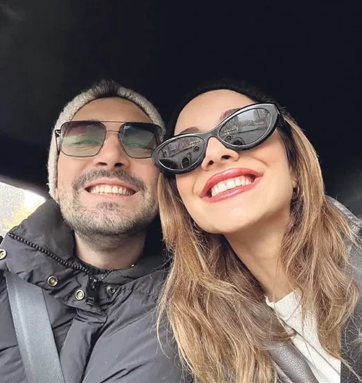 Nişan yağmuru! Ünlüler aşklarını resmileştirdi, sosyal medya yıkıldı