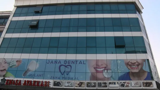 Son dakika: İstanbul'da 4 katlı kaçak hastaneye baskın! - 1