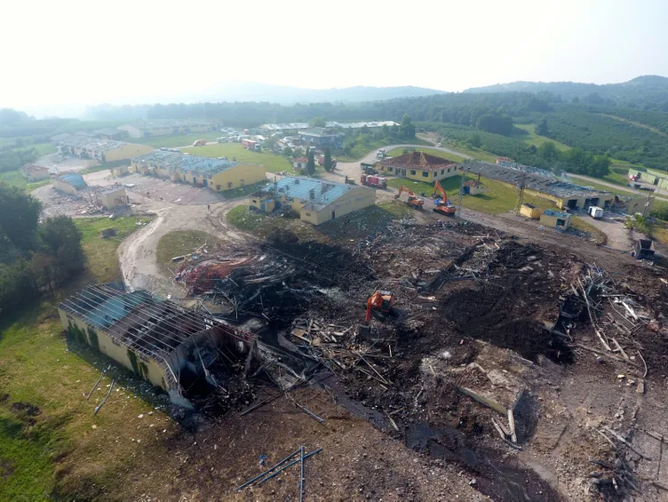 Son dakika! Sakarya'daki fabrika görüntüleri patlamanın şiddetini ortaya çıkardı!
