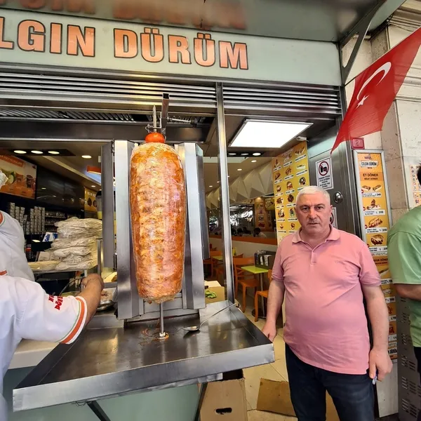 taksim-meydaninda-gaz-kacagi-panigi-yasandi-1779207809357.jpg