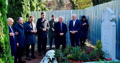 Fatih Belediye Başkanı Mehmet Ergün Turan, Kadir Topbaş’ın mezarını ziyaret etti