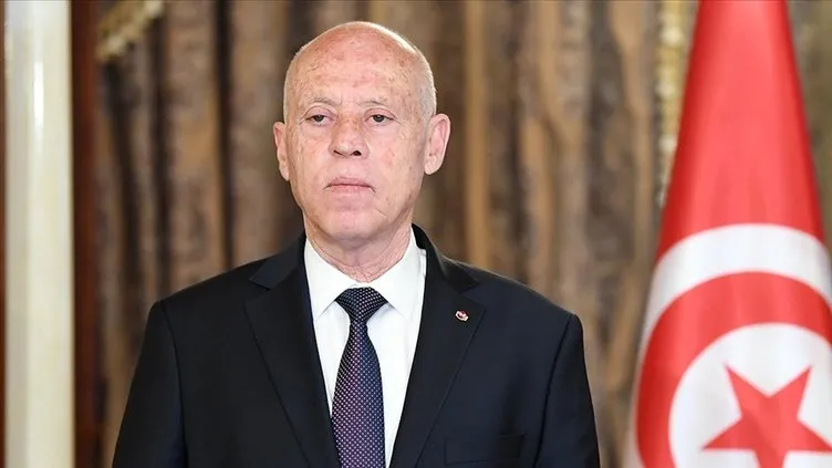 Son dakika: Tunus'ta darbe girişimi! Cumhurbaşkanı askerle birlikte darbe yaptı!